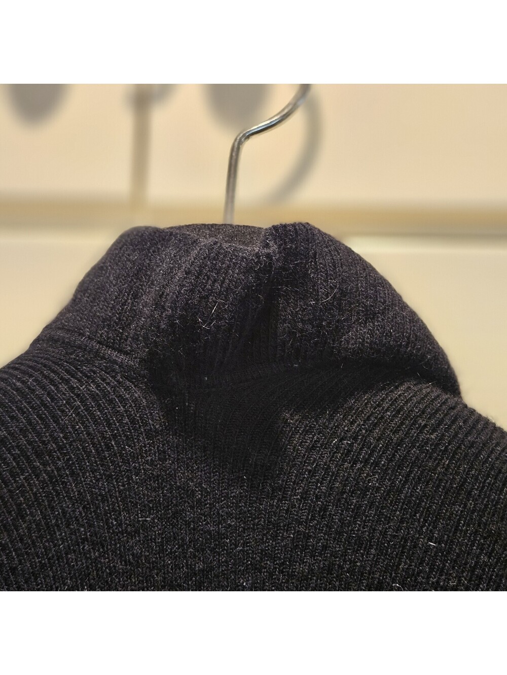 Saks Fifth Avenue Black Ruffled Edge Shawl W/Hanger Merino & Angora One Size - Picture 7 of 8